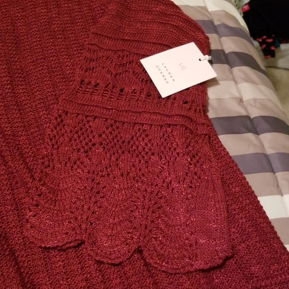 LC Beautiful  top - Picture 2 of 4